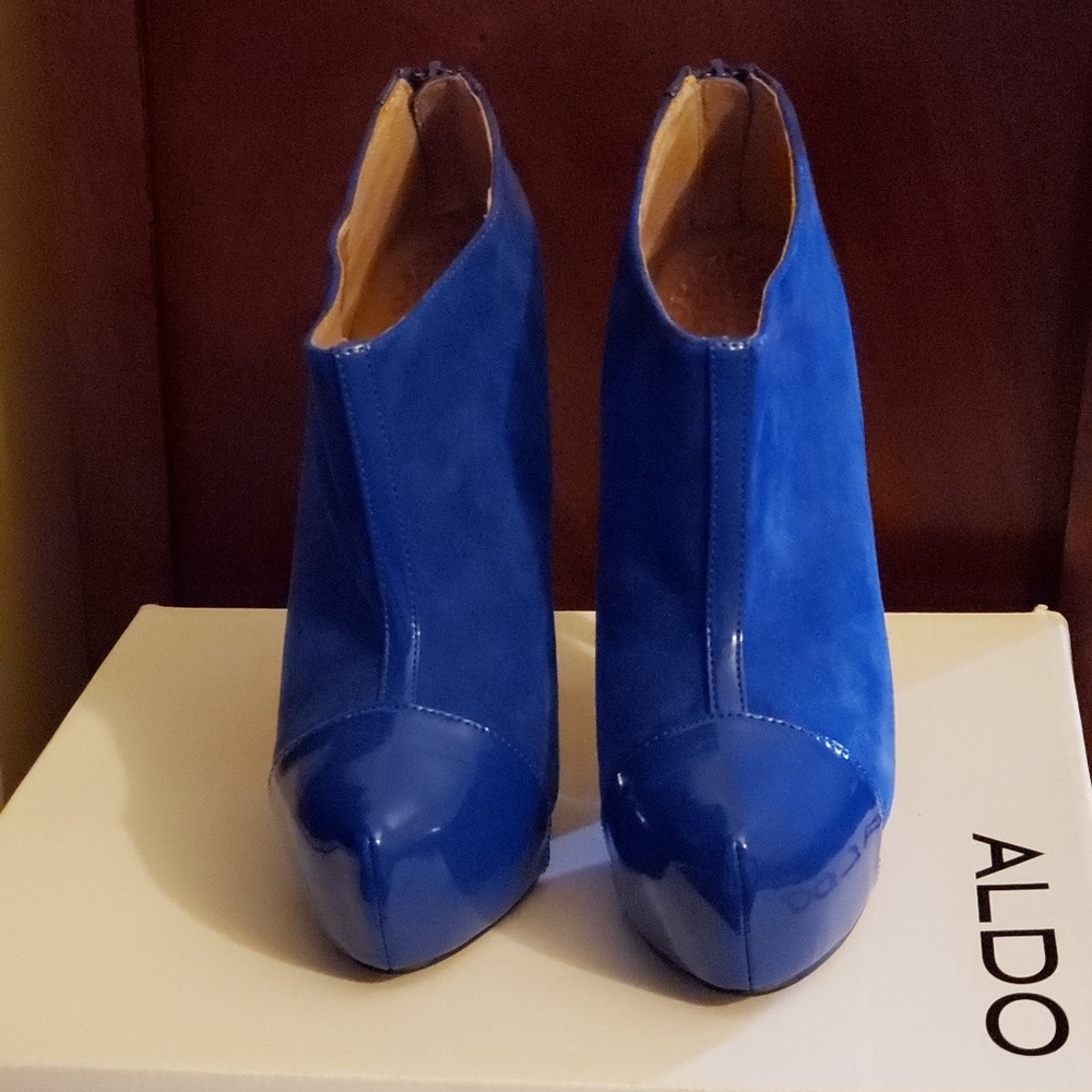 Platform suede ankle boots